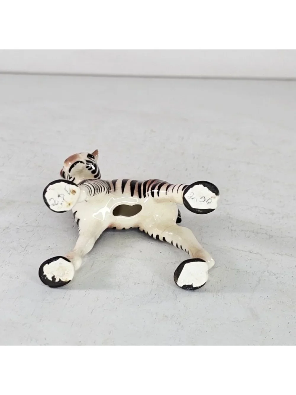 Vintage 1950s Hagen Renaker DW Zebra Baby Figurine Monrovia Ceramic *Repaired*